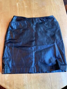 Vintage Black Bagatelle 100% Leather Skirt Size 10 Back Zip Mini Black